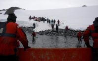 El ARA “Canal Beagle” continúa operando en la Antártida