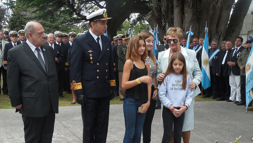 Homenaje al Capitán de Fragata (Post Mortem) Pedro Edgardo Giachino