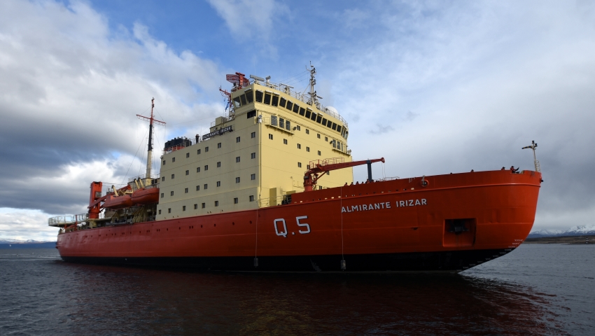 El rompehielos ARA “Almirante Irízar” arribó a Ushuaia