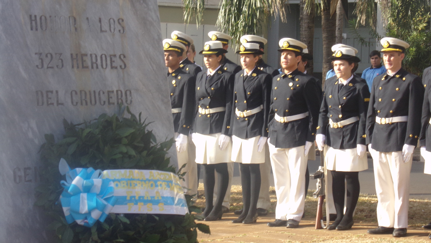 El Liceo Storni realizó un homenaje a los caídos del crucero ARA “General Belgrano”