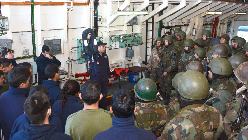 Cadetes de la Escuela Naval Militar se adiestraron en ejercicios de  supervivencia en el mar – Gaceta Marinera