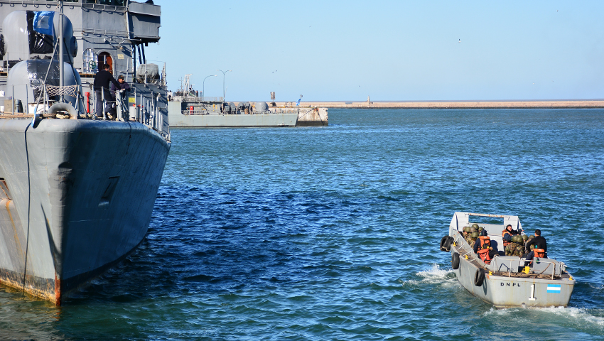 Cadetes de la Escuela de Aviación Militar realizaron supervivencia en el  mar – Gaceta Marinera