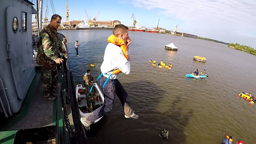 Cadetes de la Escuela Naval Militar se adiestraron en ejercicios de  supervivencia en el mar – Gaceta Marinera