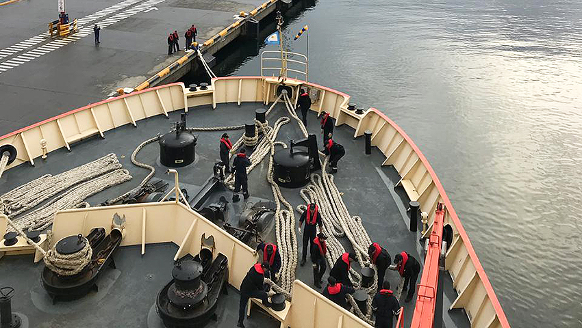 El rompehielos ARA “Almirante Irizar” zarpó ayer de Ushuaia