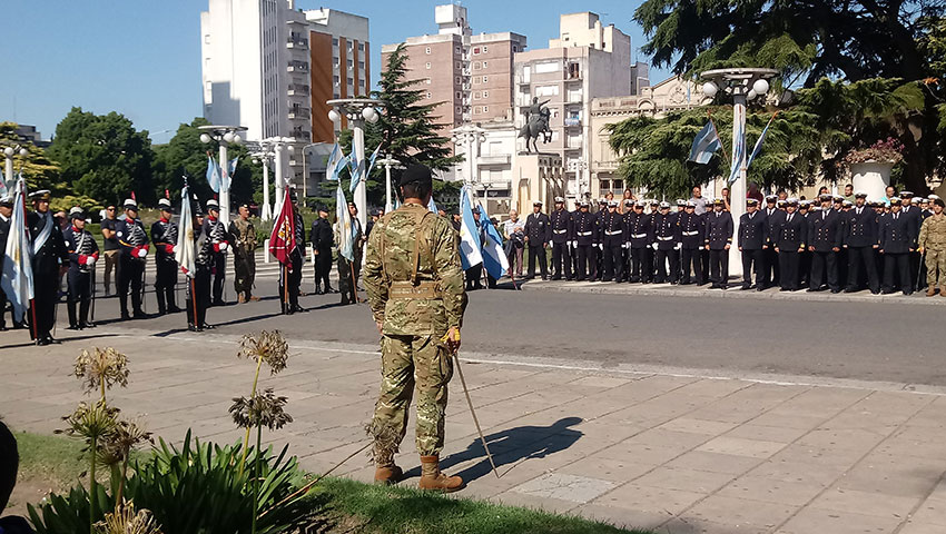 Personal del Arsenal Naval Azopardo participó de ceremonia en Azul