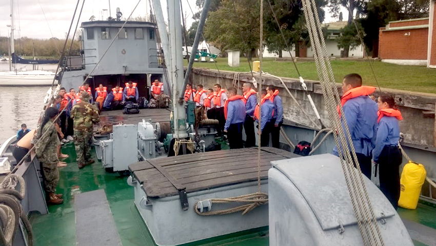 Cadetes de la Escuela de Aviación Militar realizaron supervivencia en el  mar – Gaceta Marinera