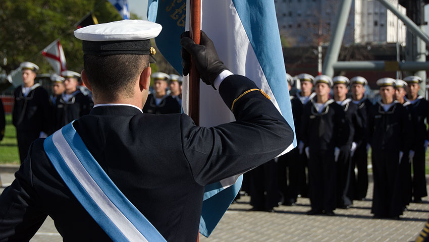 Personal de la Armada conmemoró el Día de la Bandera