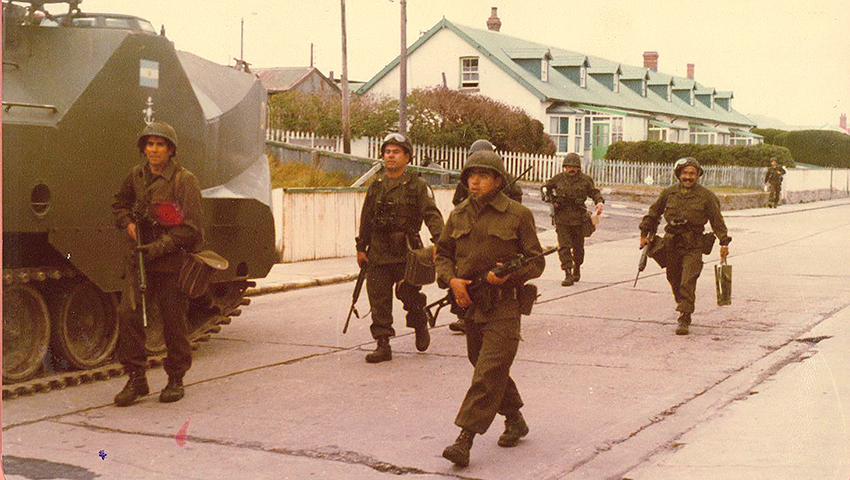 Ruge el mar:  40º aniversario de la Operación Rosario Malvinas-OR_03