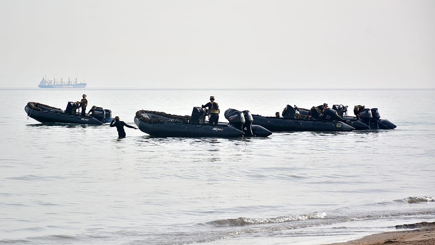 EJERCICIOS DE LA ARMADA ARGENTINA - Página 9 Adiestramiento-BIVH-15