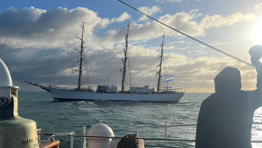 Marinos latinoamericanos rindieron homenaje al submarino ARA “San Juan” Ceremonia-SUSJ-Grandes-Veleros-7