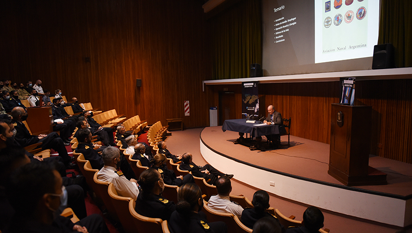 La Aviación Naval en el segundo ciclo de conferencias “Malvinas 40 años”