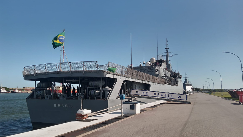 Noticias de la Armada - Página 4 06_Arribo-buque-Brasil-a-BNMP_06