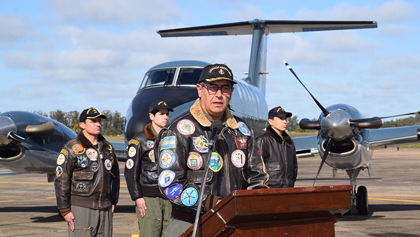 Incorporación de una aeronave e inspección de obras en la Base Aeronaval Punta Indio