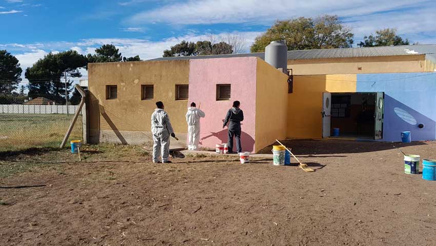 La Fuerza Aeronaval N° 2 realizó tareas de mantenimiento en su escuela apadrinada