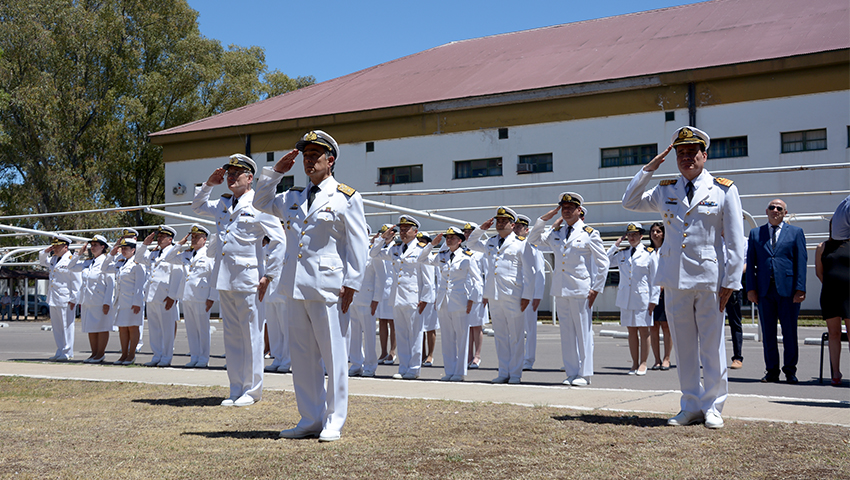 Hospital Naval Puerto Belgrano: inauguraron un monumento en homenaje a su personal durante el Conflicto del Atlántico Sur