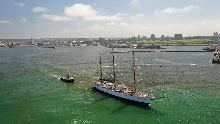 La fragata ARA “Libertad” se despidió de Mar del Plata