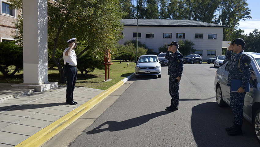 El Comandante de Adiestramiento y Alistamiento recorrió la Escuela de Suboficiales de la Armada
