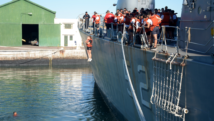 Guardiamarinas en Comisión se forman en Puerto Belgrano