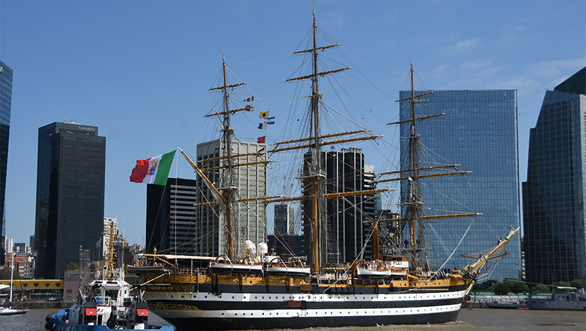 El «Amerigo Vespucci» arribó al Puerto de Buenos Aires