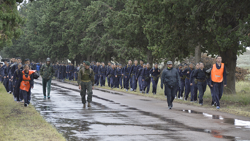 Ejercicio de supervivencia en la Base de Infantería de Marina Baterías