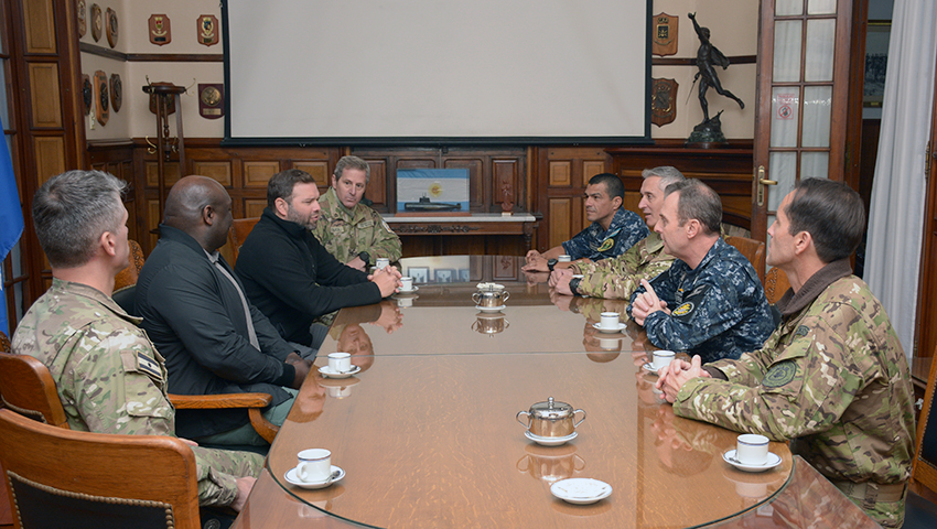 Visita de personal perteneciente al Comando de Operaciones Especiales Sur de Estados Unidos