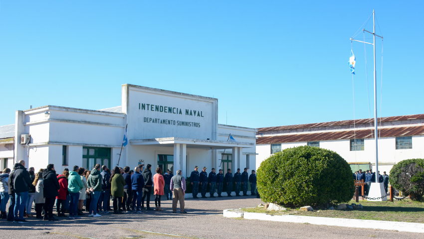 Reconocimiento a personal civil de la Intendencia Naval Puerto Belgrano