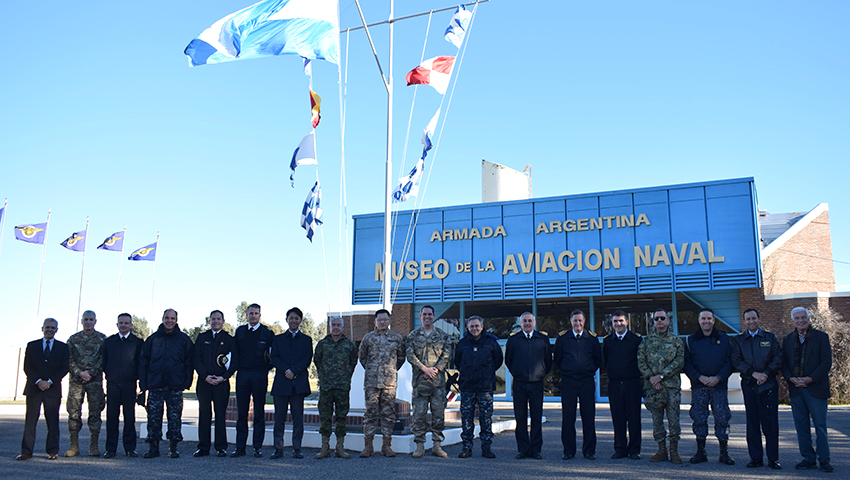 Visita de Agregados militares extranjeros